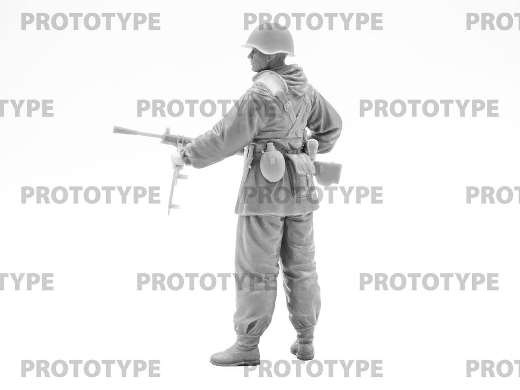 ICM WWII Soviet Army Assault Engineer Plastic Model 16013 1/16