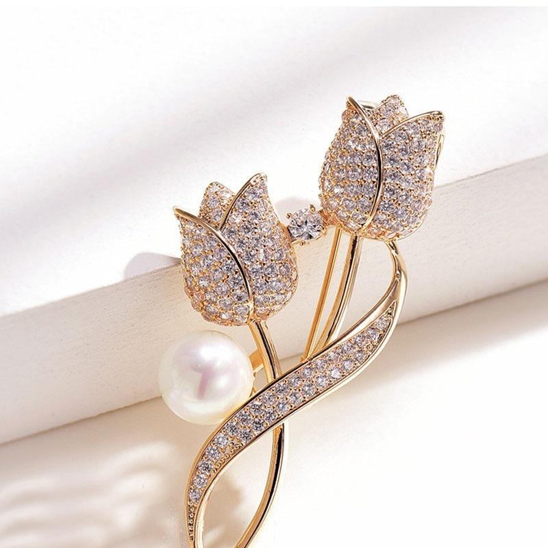 SKEDS Women Girls Elegnat High-end Flower Pearl Crystal Brooch Pin Fashion Exquisite Party Banquet Badges Corsages For Lady