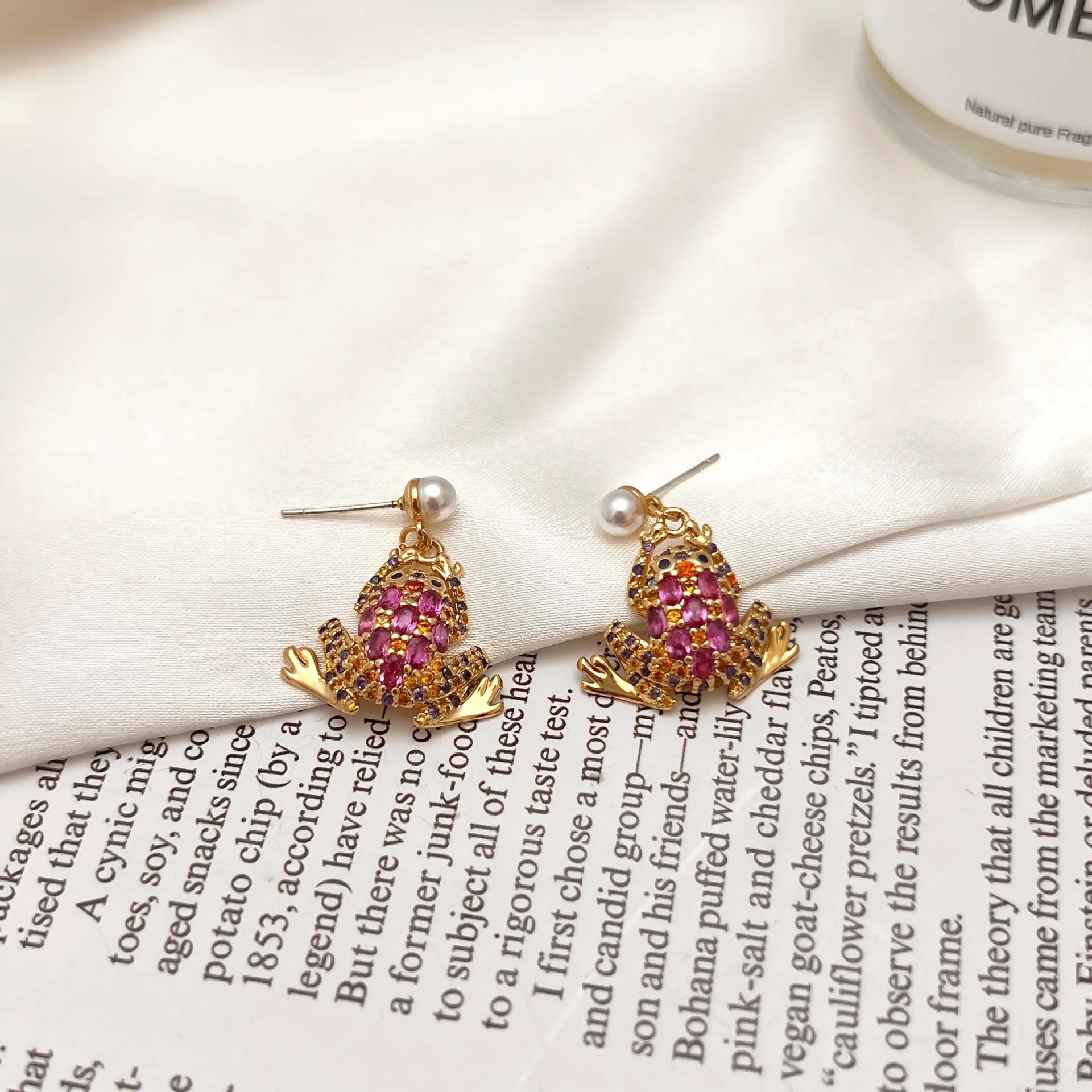 

Golden Toad Diamond Dangle Earrings - Light Luxury, Trendy Animal Jewelry for Women