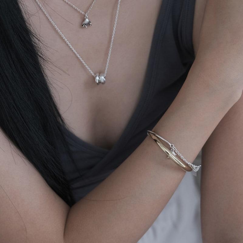 Reinheart Mini Shell Piercing Necklace