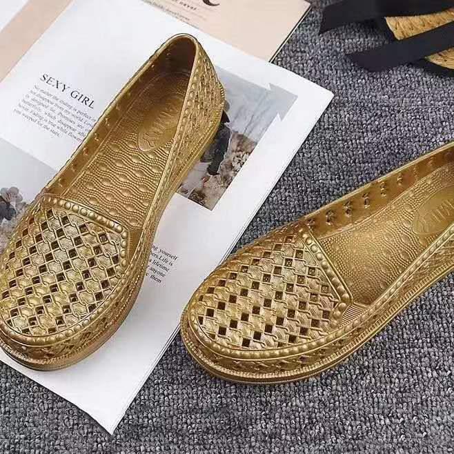 Dámské lehké protiskluzové prodyšné PVC sandály: Ideální pro letní svrchní oblečení