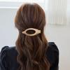 Stylish Plastic Resin Hair Claw For Different Hairstyles Lightweight Hair Accessory For Daily Use And Special Event