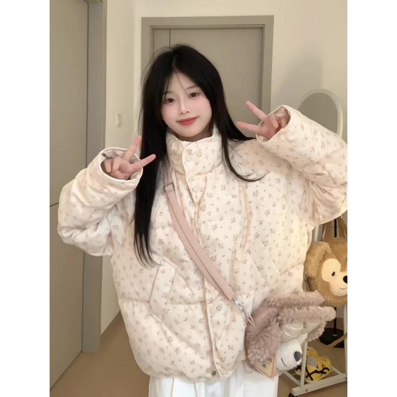 2024 Winter Women's Sweet Floral Cotton-Padded Jacket: Short, Stand-Up Collar, Thickened Milk-Colored Design