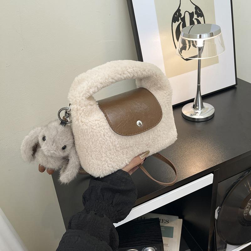 

Elegant Women Top Handle Bag Fluffy Leisure Joker Crossbody Bag for Autumn Winter Fashiable Casual Texture Simple Square Bag белый