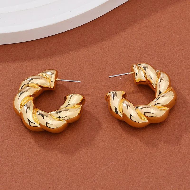 Trendy Circle Twists Earring for Women Simple Temperament Hyperbole Gold Ear Daily Wear Jewelry Party Earrings for Women