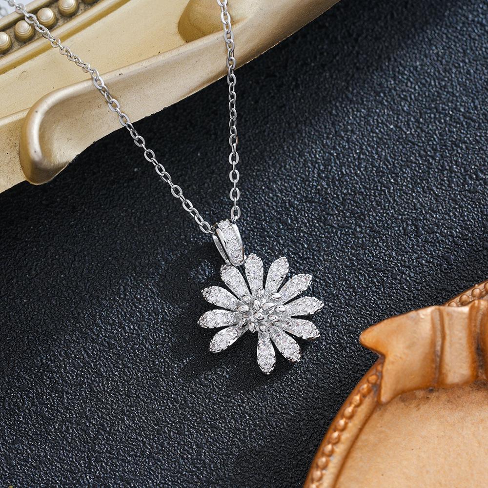 Elegant 2026 Super Sparkle Small Daisy Necklace: Women's Full Diamond Sunflower Collarbone Chain