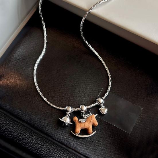 Collier Pendentif Cheval en Alliage Yousheng Léger Hypoallergénique Homme Femme Collier Pull Bijoux de Mode Accessoires Cadeau de Noël Anniversaire