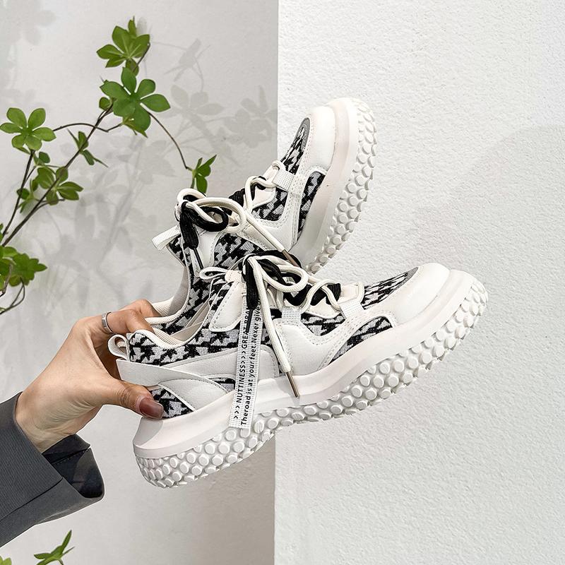 Женские кроссовки — фото 5