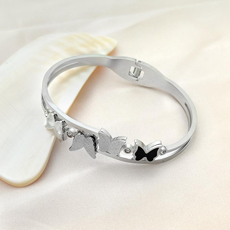 Women's High-End Starry Sky Silver Titanium Steel Bracelet - Versatile, Fade-Resistant, Full Diamond Stainless Steel Plain Band.