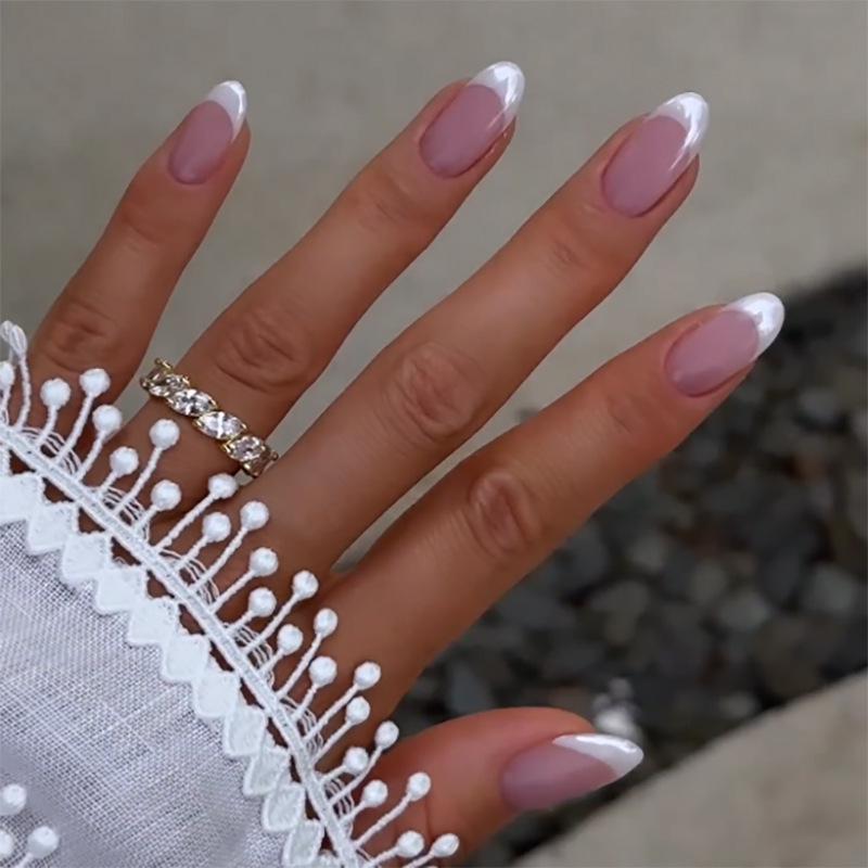 

Red Calligraphy Style Wearable Nails - White Edge Finished Fake Nail Art Pieces JP2704 [Glue Version]