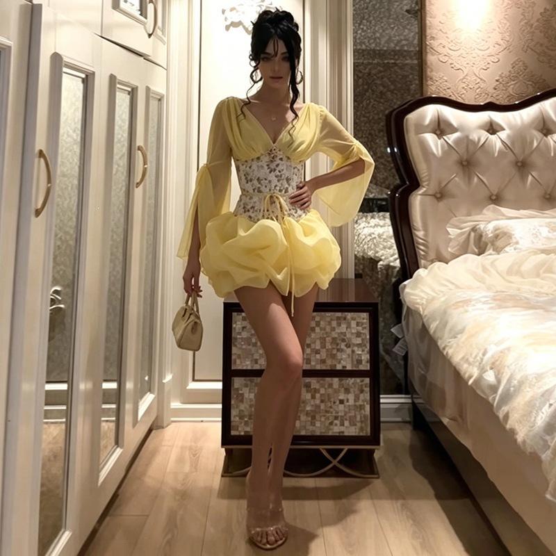 2026 European and American summer new fashion V-neck splicing floral horn sleeve personalized design dress women
