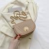 Nischen-Design-Tasche Herbsttasche Damenmode Einfache Umhängetasche Freizeit-Pendler-Umhängetasche Damen-Tasche
