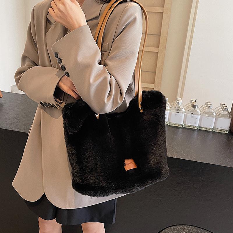 Women Plush Shoulder Bag Fluffy Furry Satchel Bag Large Capacity Fuzzy Purse Handbag for Work Travel Shopping