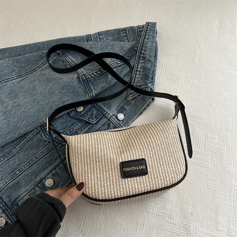 

Stylish And Chic Minimalist Shoulder Bag For Women Perfect For Summer Outfits And Daily Use чёрный