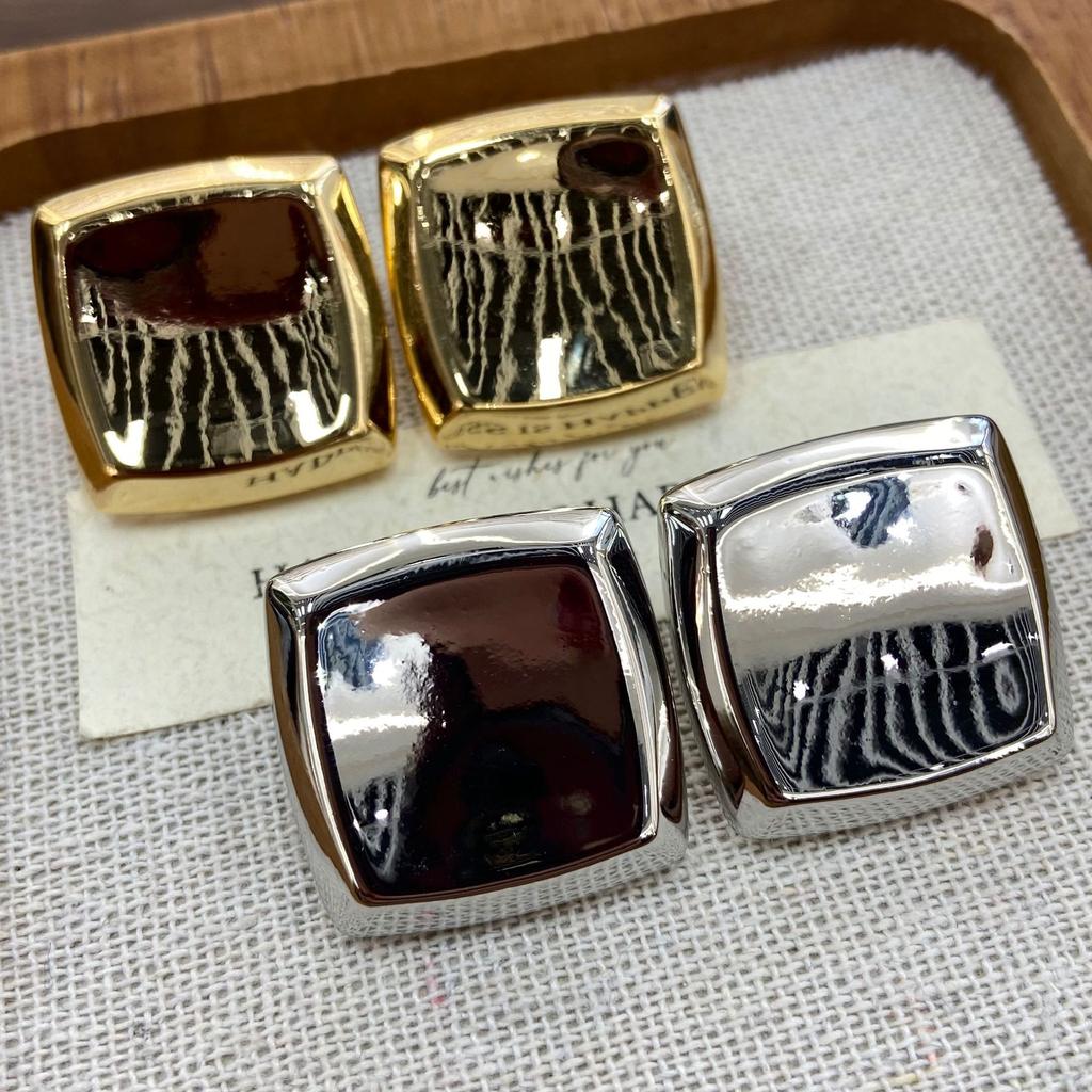 Stylish Three-Dimensional Large Square High-End Stud Earrings, Minimalist And Versatile Concave-Convex Square Earrings For Women