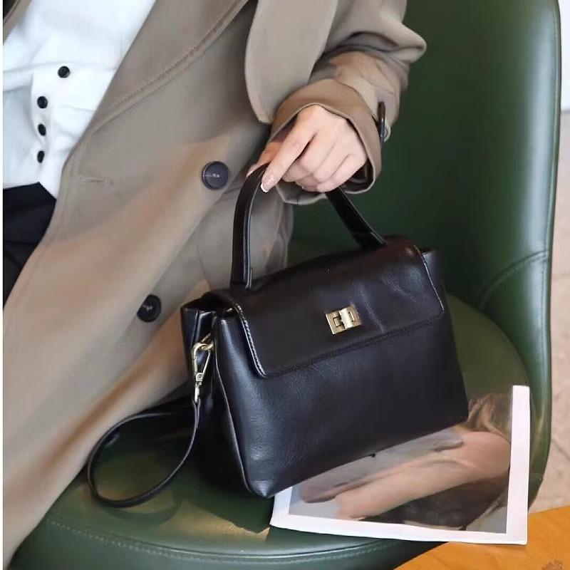 

Нишевый дизайн женская сумка весна и лето новая универсальная кожаная сумка большая вместимость двухслойная сумка сумка через плечо 23*9*17CM