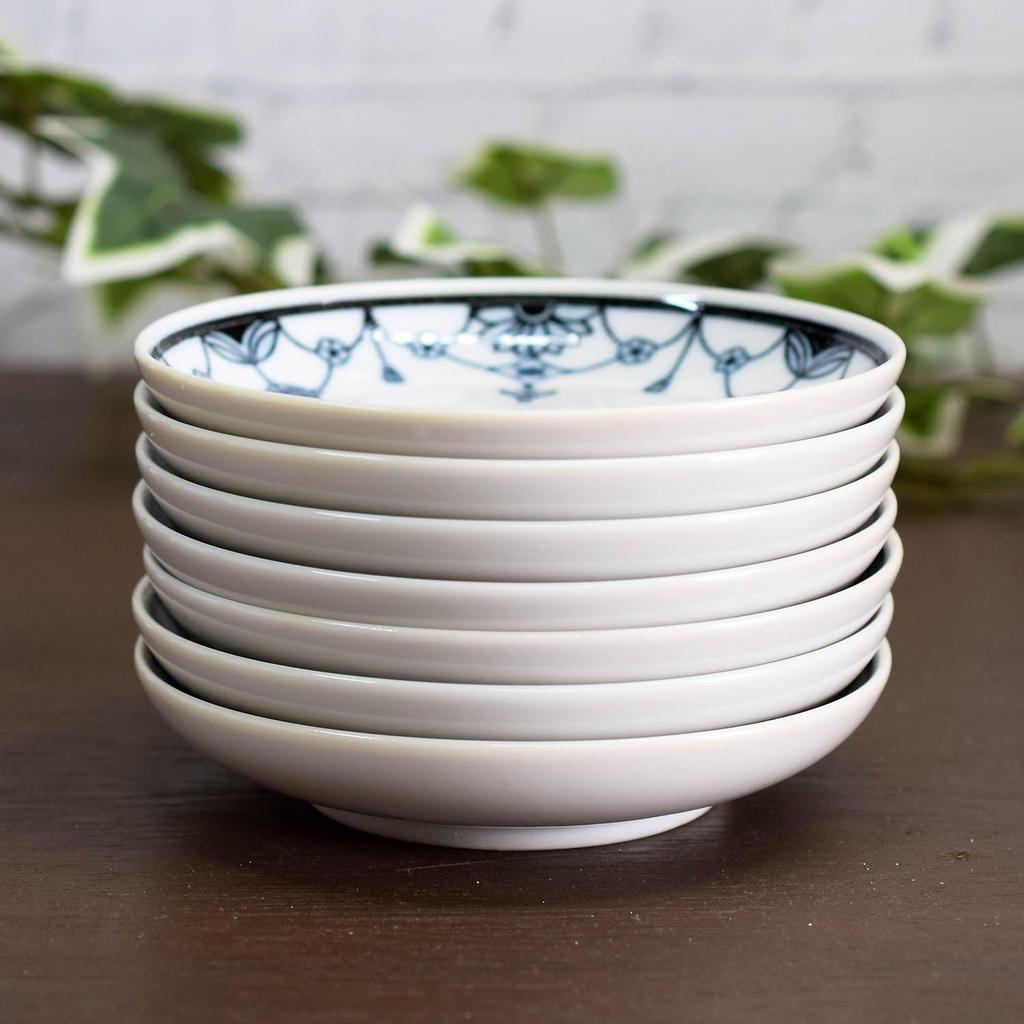 Waza No Kura Plate Stylish Kutani Ware Small Plates with Seven Lucky Gods Japanese Made In A Perfect Wedding Set (7-Piece Set) Designs. High-Quality