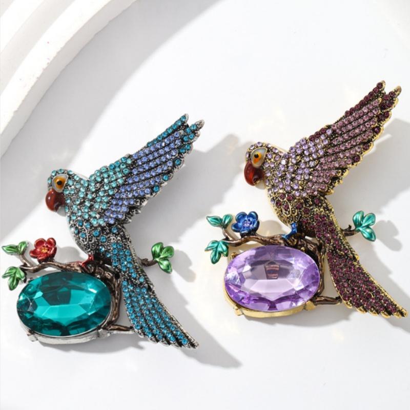 Winged Parrot Brooch High-End Women'S Luxury  Animal Brooch Elegant Niche Design Lapel Pin Suit Coat Jewelry Accessory