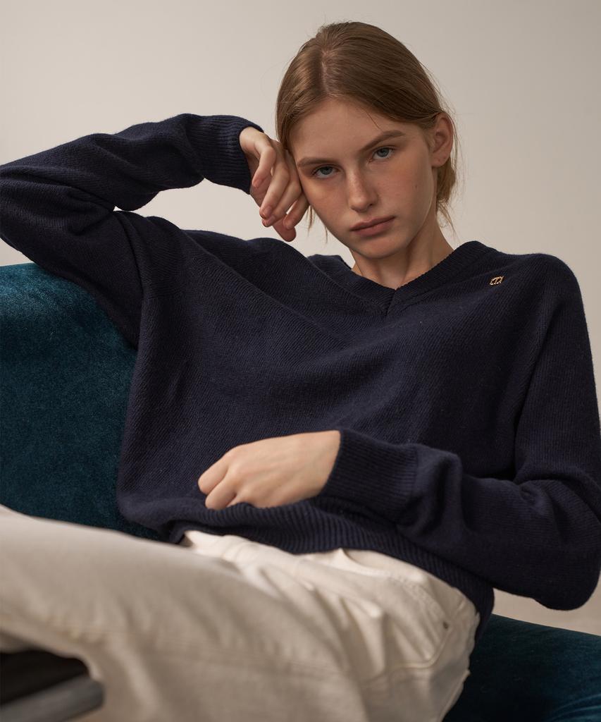 MOTT Merino Wool V-Neck Knit - Navy