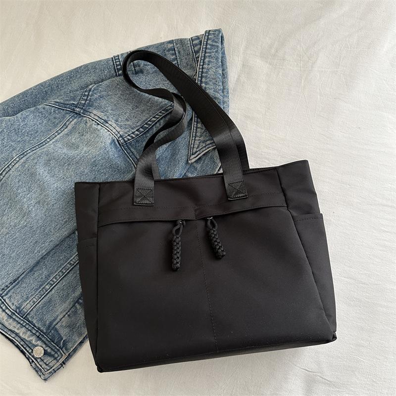 Simple Korean version of large-capacity commuter tote bag, winter new light fashion casual single shoulder underarm women's bag