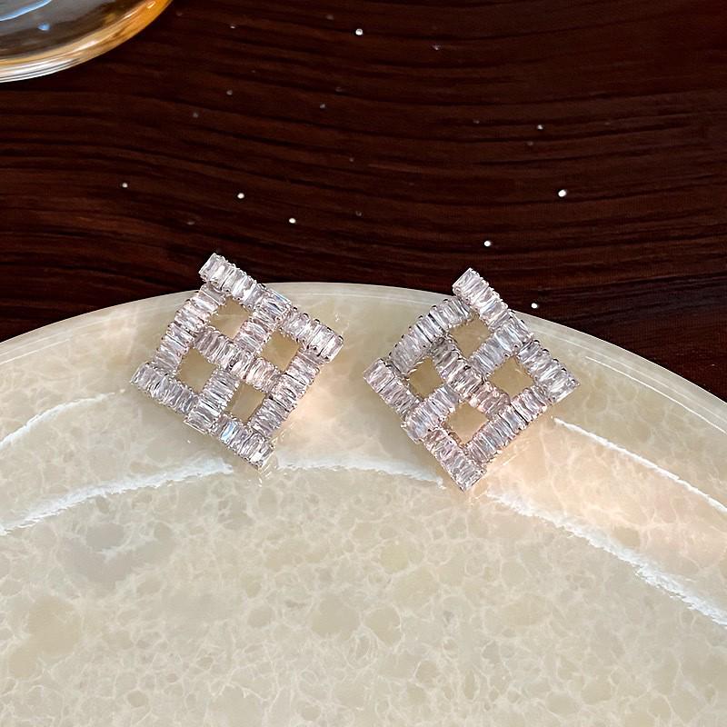 Elegante Geometrische Runde Zirkon-Ohrringe - Schlichte, Modische, Vielseitige Silber-Stecker