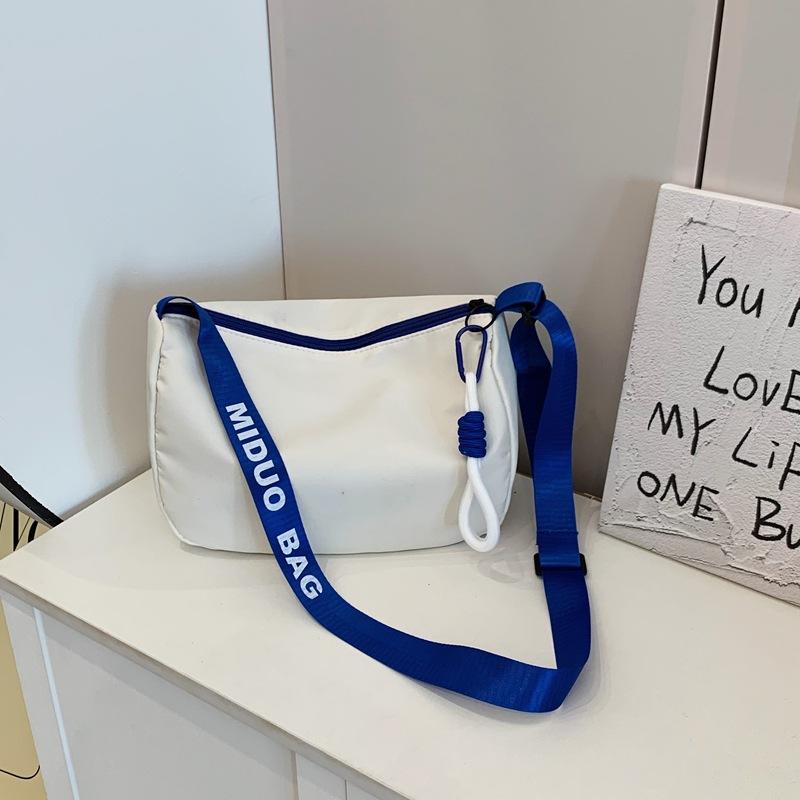 

Модная сумка подмышку на плечо большой вместимости женская 2025 новая трендовая повседневная универсальная нишевая простая сумка-мессенджер single package синий