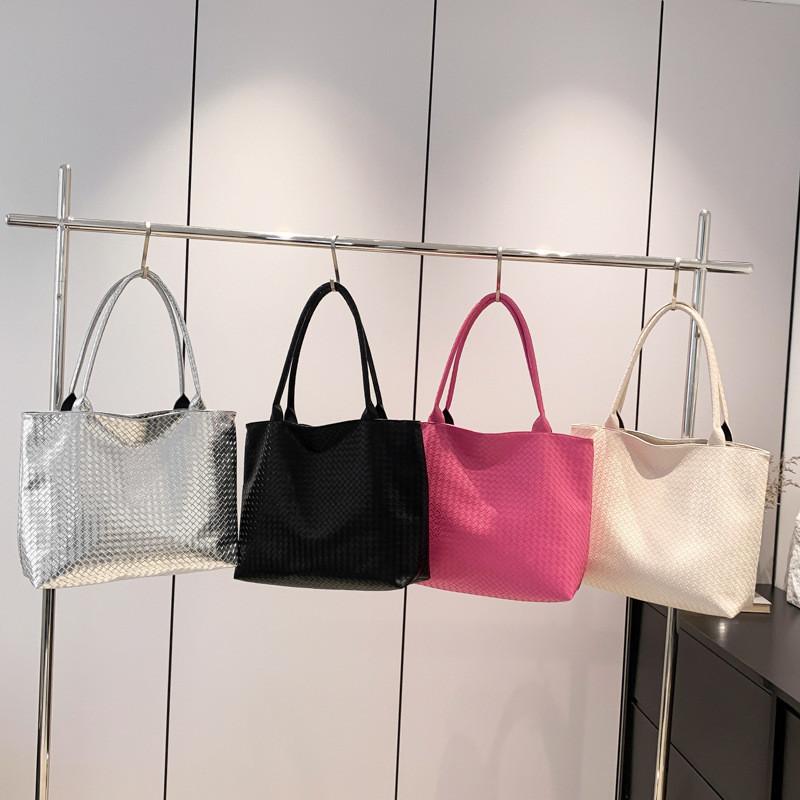 Trendy 2024 Fashionable Weaved Texture Large Tote Bag Versatile Bucket Style