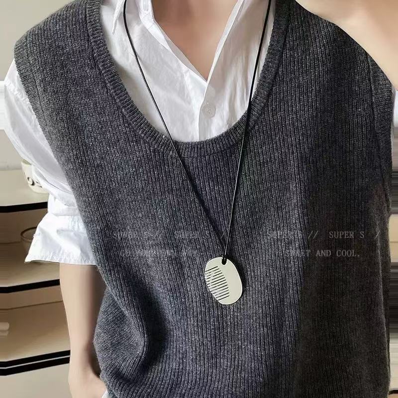 Japanese matte premium leaf pendant necklace women's premium long versatile accessories old retro sweater chain