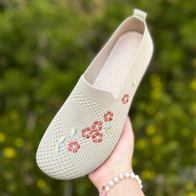 Spring Soft Embroidery Shoes, Soft-soled Comfortable Anti-slip Casual Shoes, Lightweight and Breathable Mother's Shoes