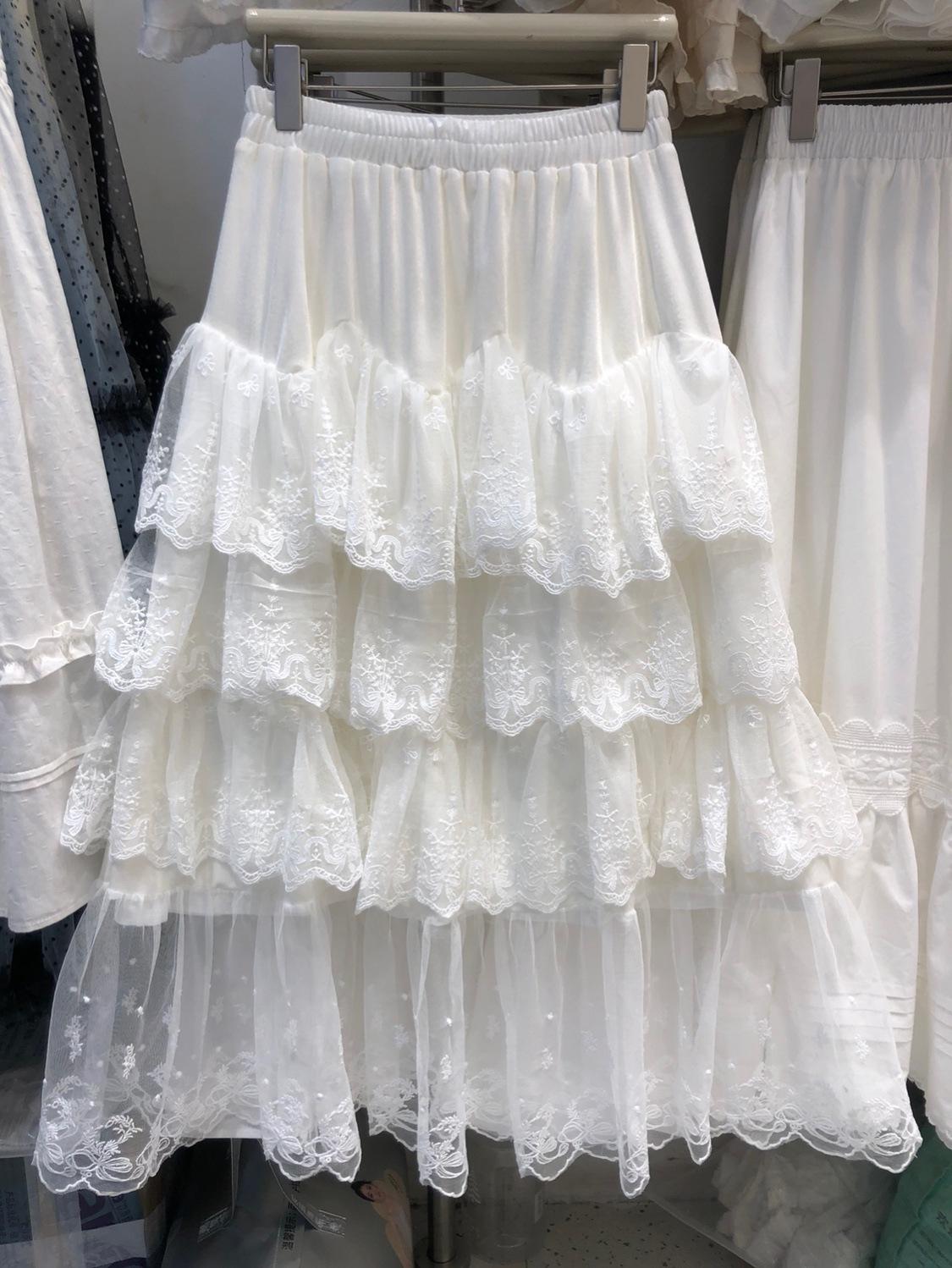 

Ранняя сладкая фея нежный ветер тяжелая промышленность вышивка кружево нерегулярное сращивание белый слово торт юбка one size fits all белый