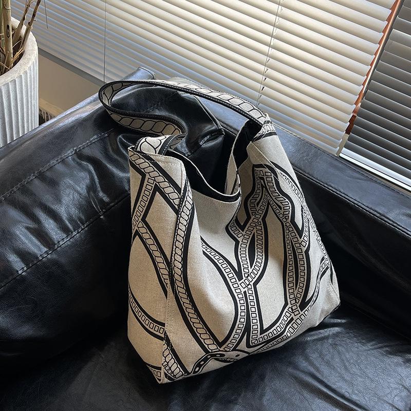 

Mori Girl Lazy Style Large Capacity Linen Shoulder Bag - Women s Niche Totem Design Shopping Bag брудно-білий