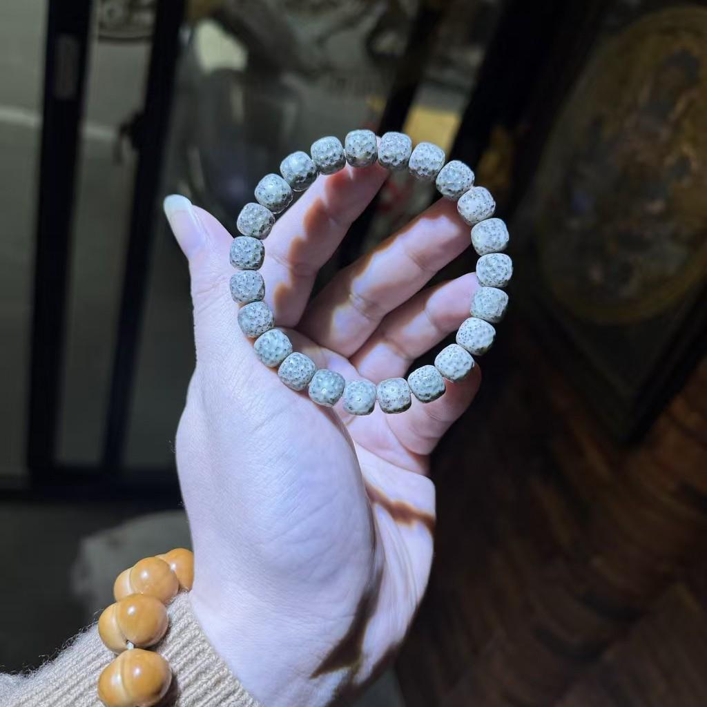 Hainan Wu Xiang Star Moon Bodhi Green Phantom Buddhist Beads Bracelet