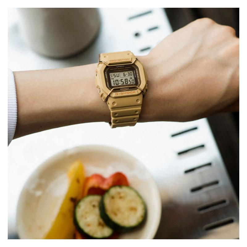 Casio 200 Meter wasserdicht, Quarzwerk, Harzarmband, japanische und koreanische Uhr, gleicher Stil für Männer und Frauen, braunes Zifferblatt DW-5600PT-5JF