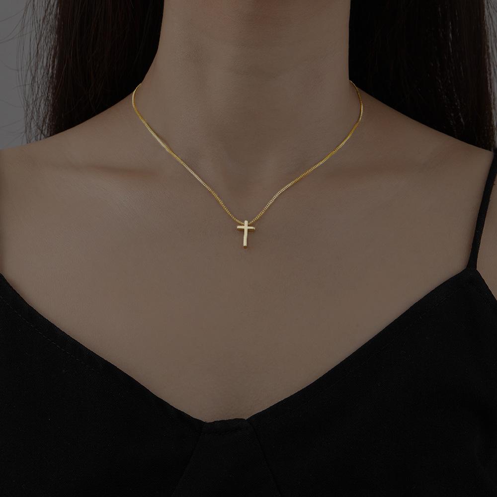 New Vintage Cross Necklace for Women Cool Style Sweet Texture Zircon Clavicle Chain Charm Layered Gifts