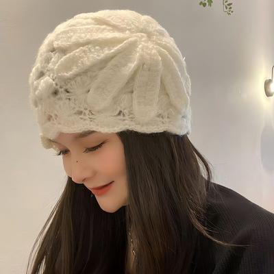 Ručně háčkovaná pokrývka hlavy, bílá vlněná čepice, podzimní a zimní chladná a teplá čepice, dámská dutá pletená čepice, čepice z melounové kožešiny