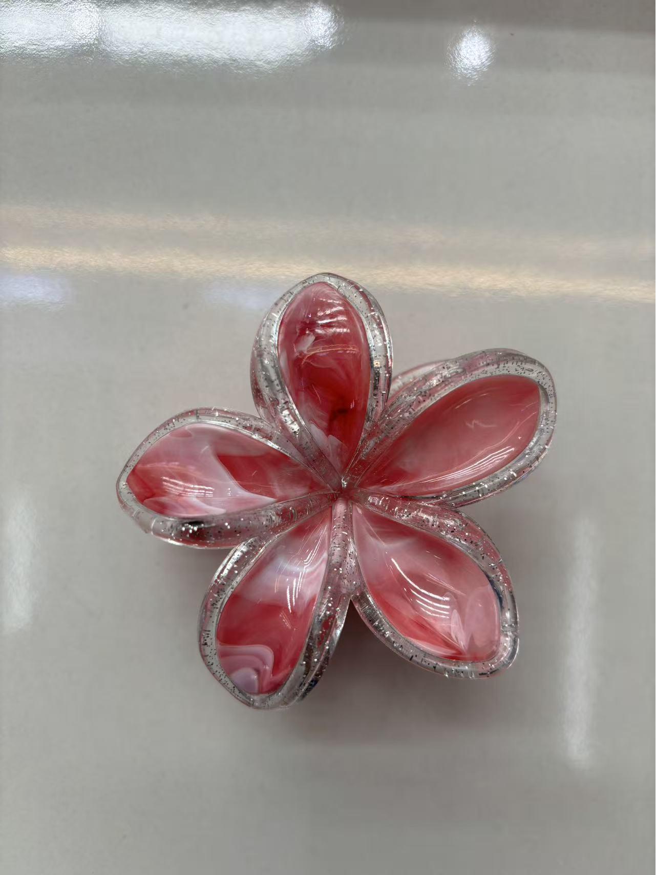 Qi Yue Gold-Edged Plumeria Hair Clip: Cross-Border Half-Tie Flower Shark Clip