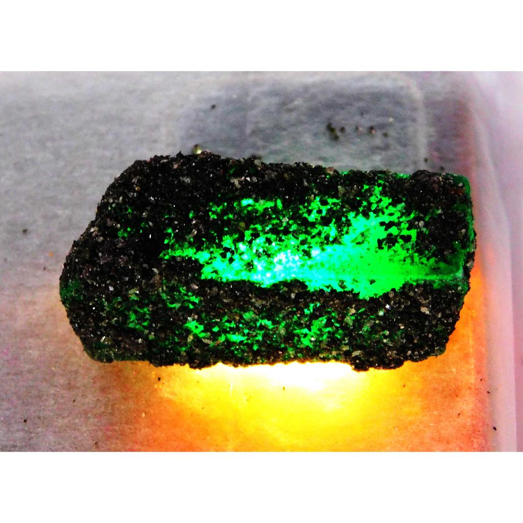 88 Ct CERTIFIED Dyed Green Emerald Rough Natural Base Stone Uncut Gemstone
