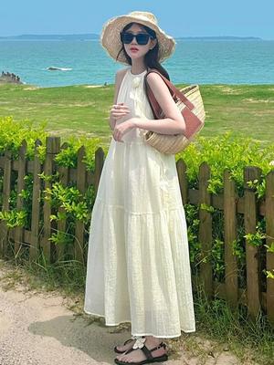 Summer 2026 New Women's Waist Long Dress, Small French Temperament Suspender Dress, Beautiful Seaside Vacation