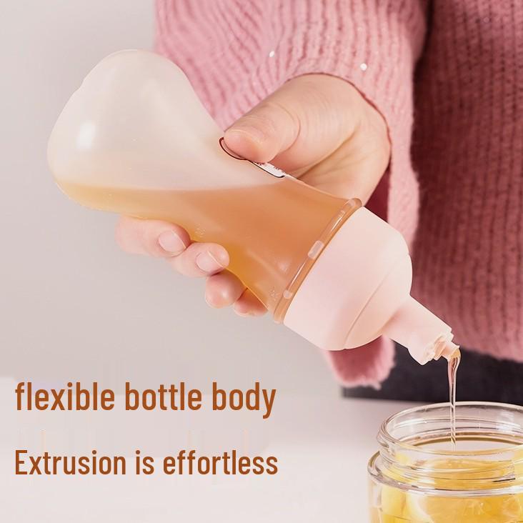 Single-Hole and Five-Hole Squeeze Condiment Bottle for Sauces and Salads