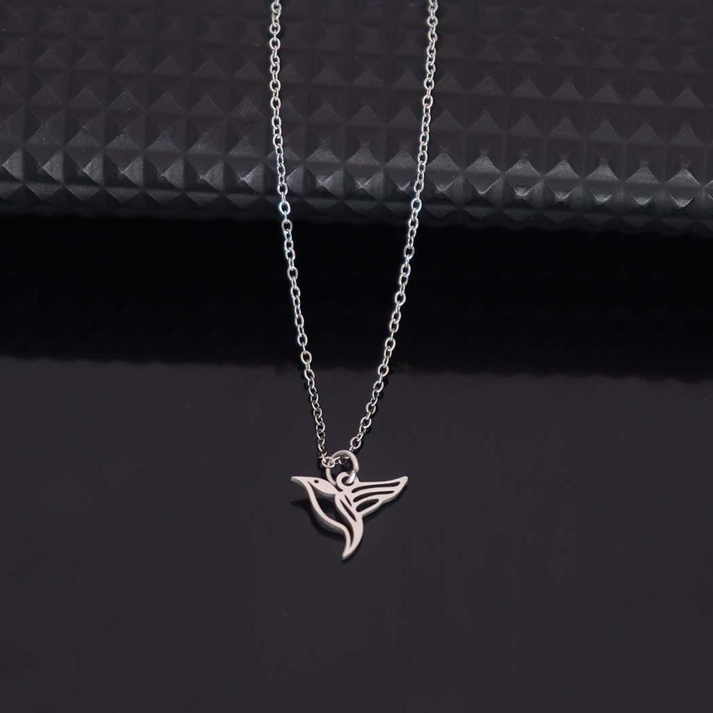 Chic Stainless Steel Hummingbird Pendant Necklace - Stylish, Simple, Versatile Chain for Women