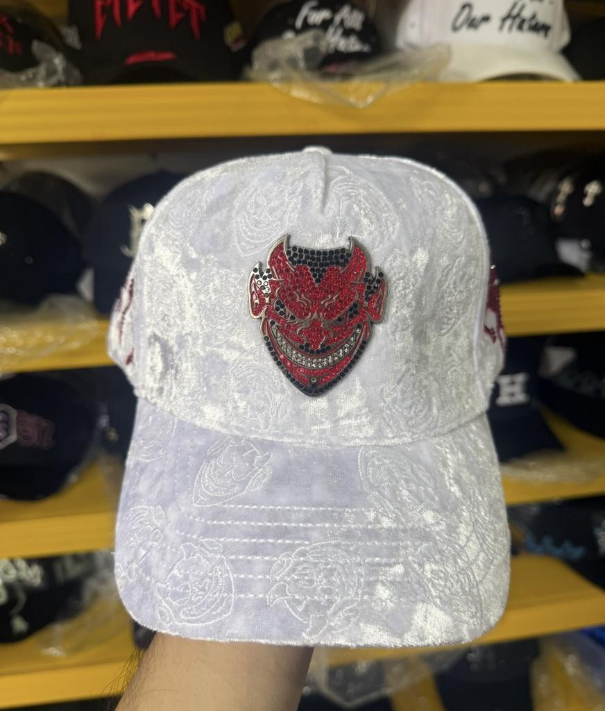 Wholesale Yo No Pesco Star Satin Lined Terry Dobby Embroidered Bling Sports Cap 5 Panel Rhinestone Brim Baseball Caps Barbas