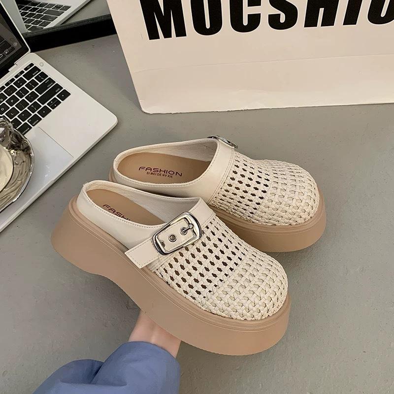 2025 Autumn New Retro Woven Bag Head Slippers Outer Wear Explosion One Pedal Thick Sole Hollow Hole Sandals Women