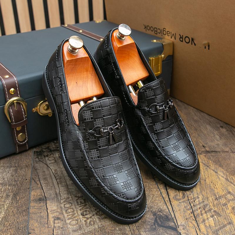 Fashion British Style Trendy New Men's Leather Casual Shoes Massage Soles Men's Banquet Dress Shoes Commuting Work Shoes Daily Versatile