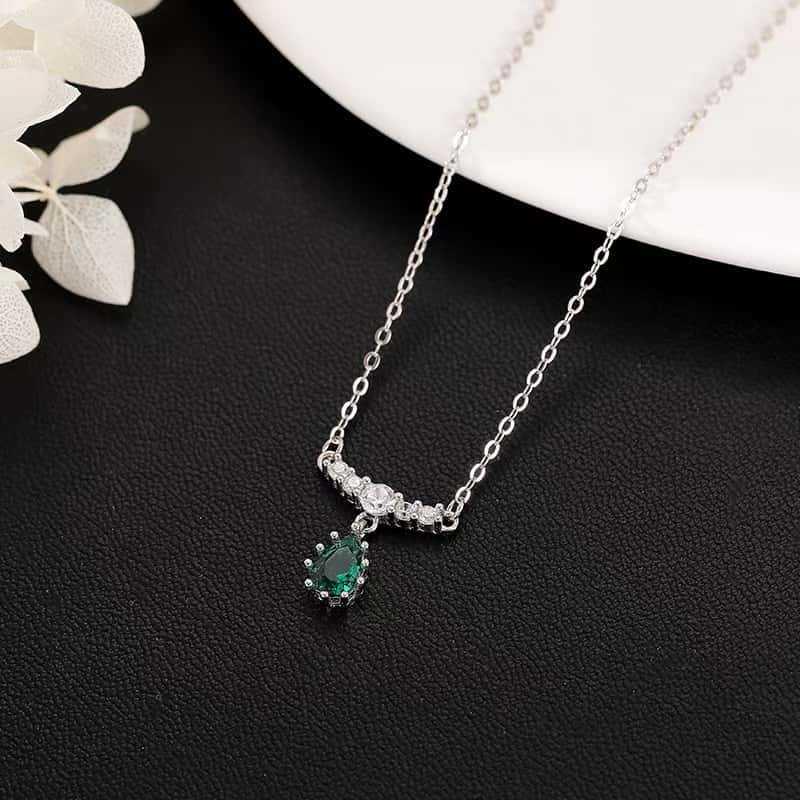 S925 Sterling Silver Retro Emerald Water Drop Tassel Pendant Necklace for Women - Elegant, Versatile High-End Clavicle Chain.