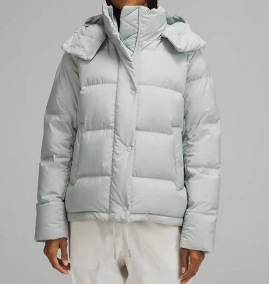 

Стильная женская зимняя куртка для йоги с капюшоном и дизайном пять квадратов L/Size 6