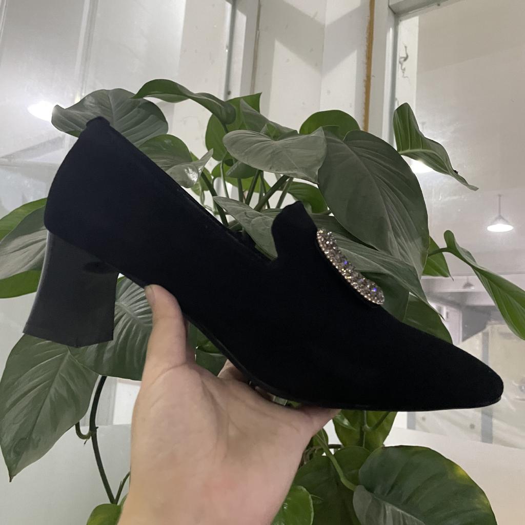 Pointed Women's Single Shoes Spring New Black Sheepskin Thick Heel Low Heel Shallow Mouth Women's Shoes Metal Square Buckle