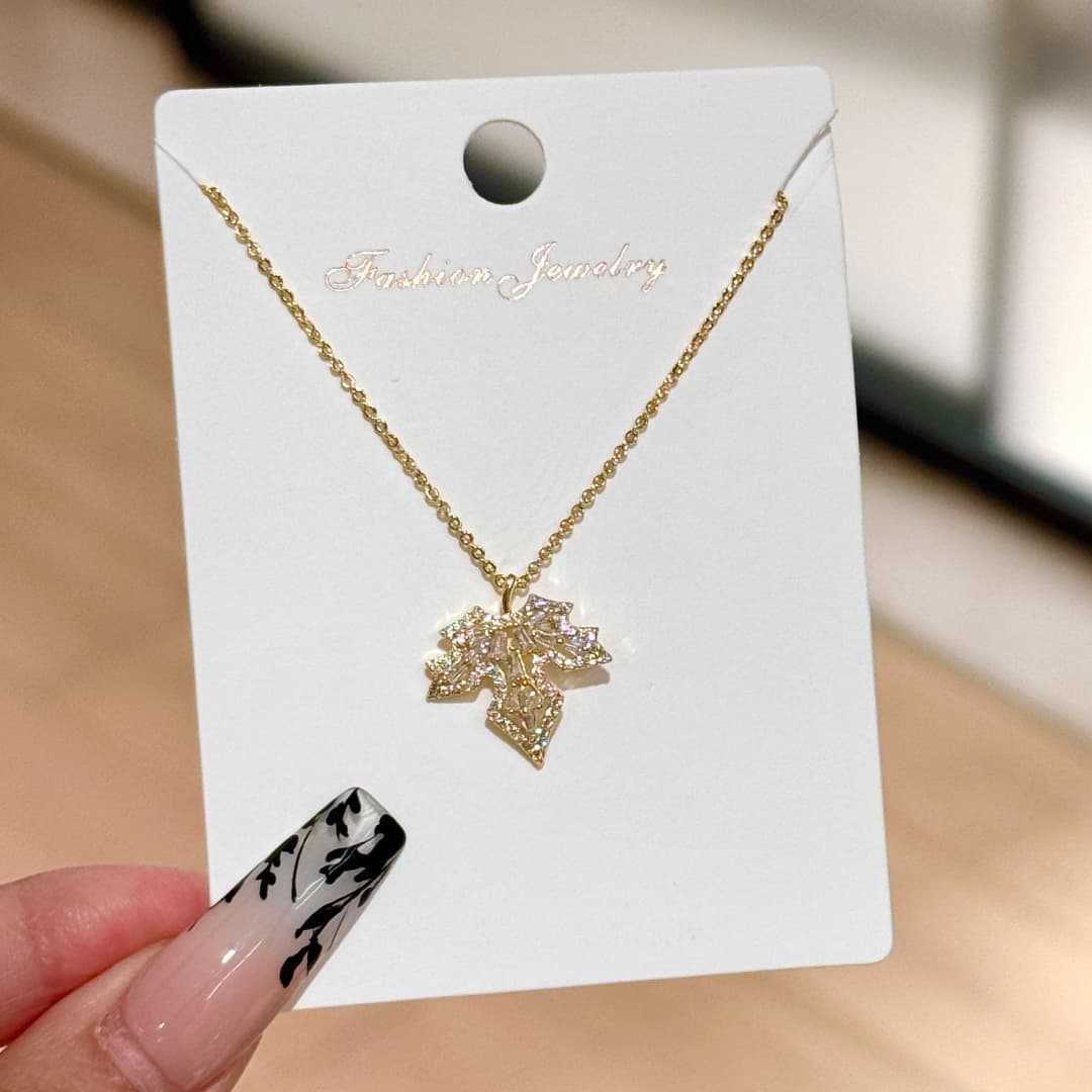 European American Design Luxury Light Luxury Romantic Temperament Fashion Pendant Necklace Maple Leaf Zircon Trendy Brass