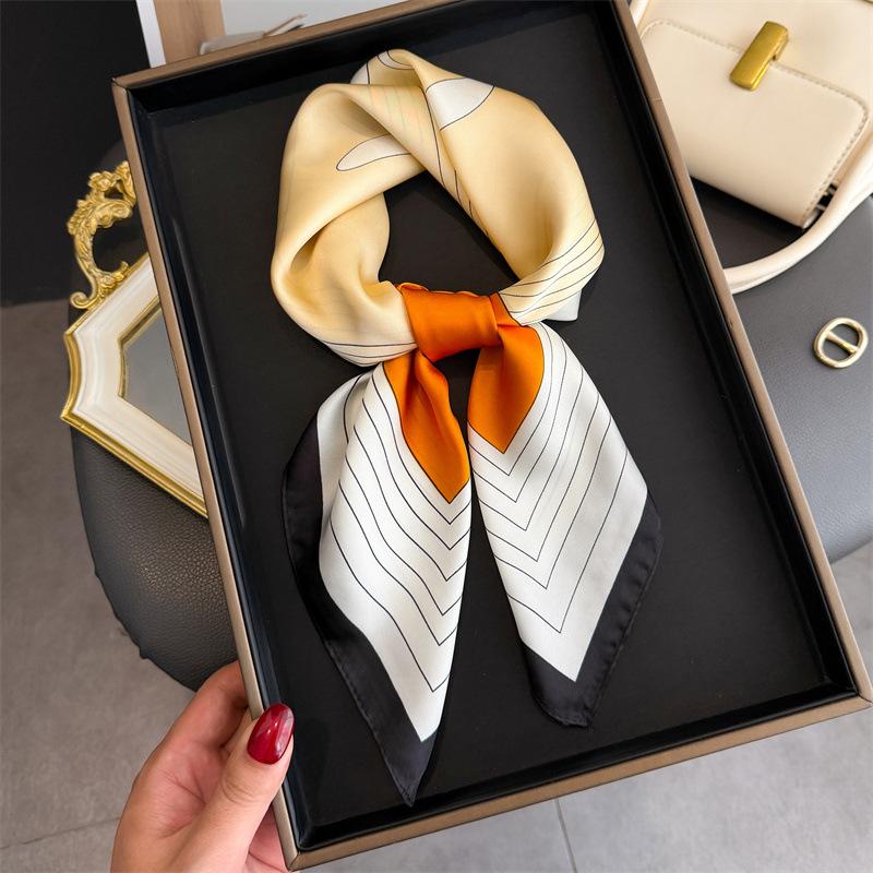 

Luxury Designer Flower Print Scarf Women Silk Scarves Square Bandana Hijab Wrap Neckerchief Shawl Kerchief Hair Band Foulard 70x70cm