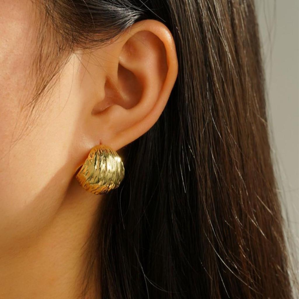 Eleganckie Złote Teksturowane Francuskie Kolczyki: Wysokiej klasy, wszechstronny koreański design