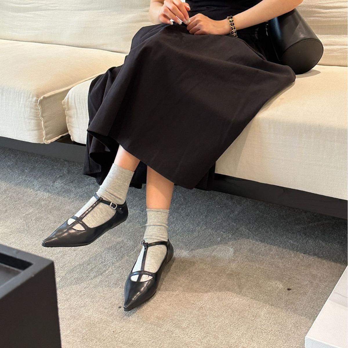 

Туфли Мэри Джейн в стиле ретро с заостренным носком и неглубоким носком, женские туфли 2024 года в корейском стиле на низком каблуке, нежные туфли-ковши 35 чёрный